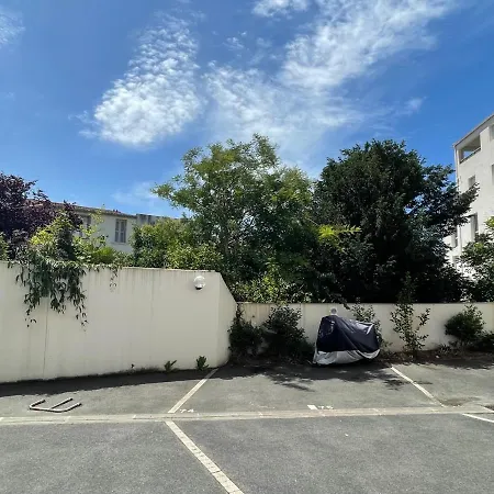 2 Pieces Avec Parking En Coeur De - Lumineux Et Calme Апартаменти